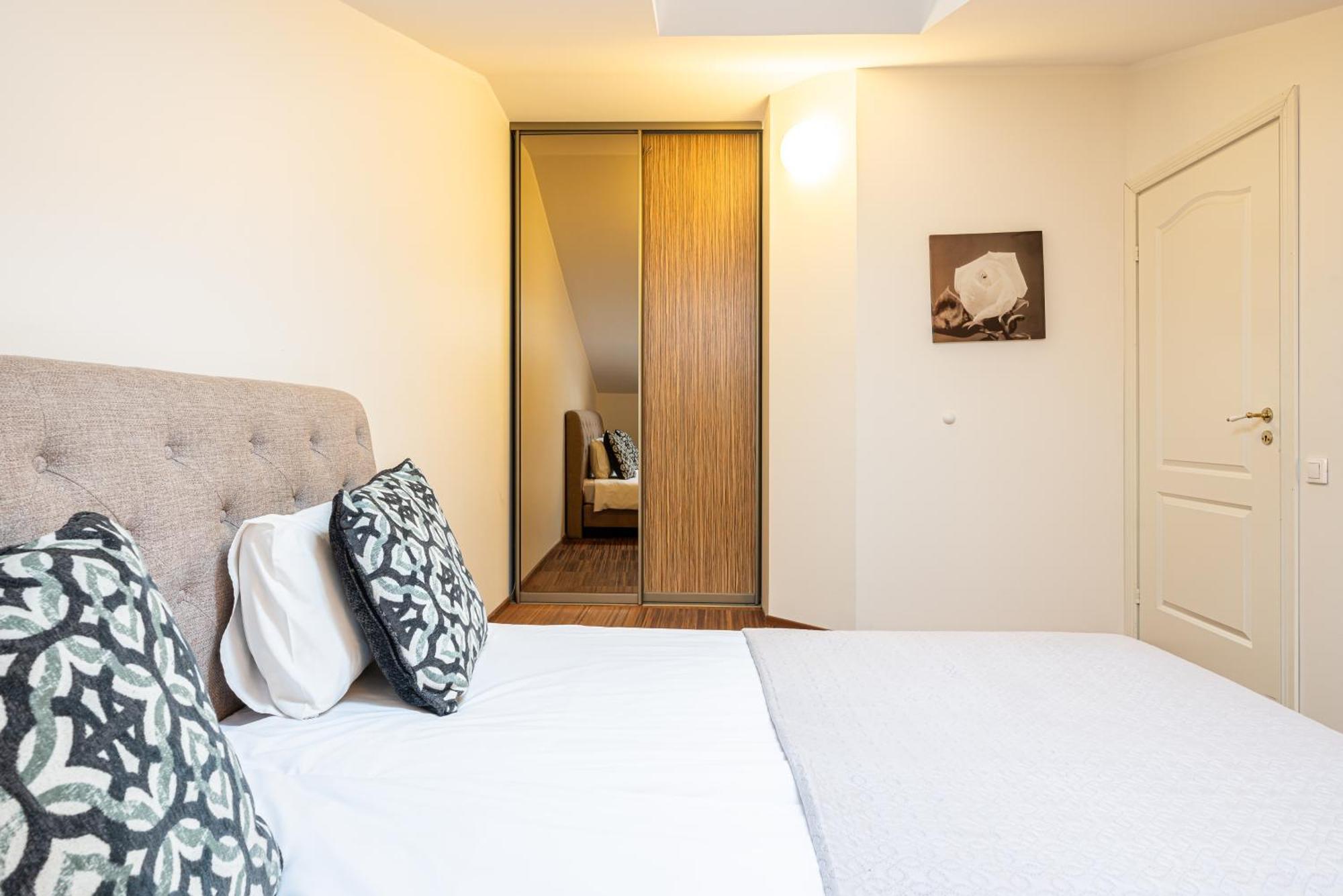 Yoga Residence Apartments Reval Esterno foto