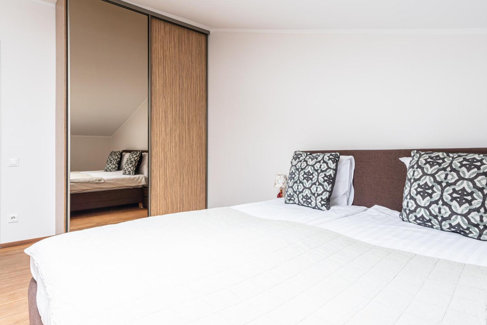 Yoga Residence Apartments Reval Esterno foto